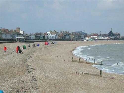 Royal Hotel Sheerness Exterior photo